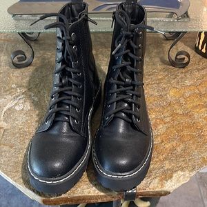 Sincerely Jules boots. Size 8M